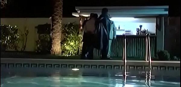  Roberto Malone - Fodendo na piscina do hotel com duas
